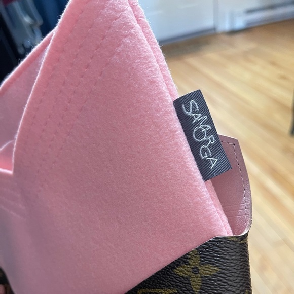 New Louis Vuitton Large kirigami ,change purse , strap & insert . - Picture 8 of 16